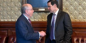 Reunião entre trumpista radical e chanceler brasileiro deu samba