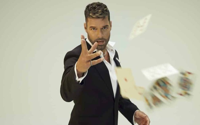 Ricky Martin lança o EP “Play” com seis faixas inéditas