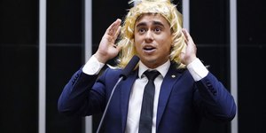 Justiça condena Nikolas Ferreira a pagar R$ 40 mil por transfobia