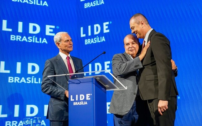 José Aparecido Freire homenageia mulheres empresárias do DF