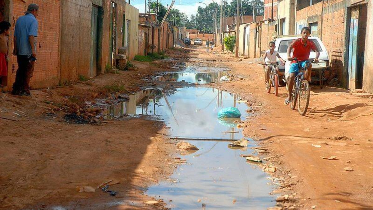 saneamento básico - favela no distrito federal - brasília