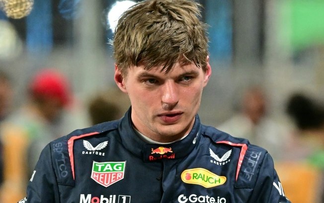O piloto holandês da Red Bull, Max Verstappen, após a classificação para o Grande Prêmio de F1 da Arábia Saudita, em Jidá, em 19 de abril de 2025. O piloto holandês da Red Bull, Max Verstappen, após a classificação para o Grande Prêmio de F1 da Arábia Saudita, em Jidá, em 19 de abril de 2025.