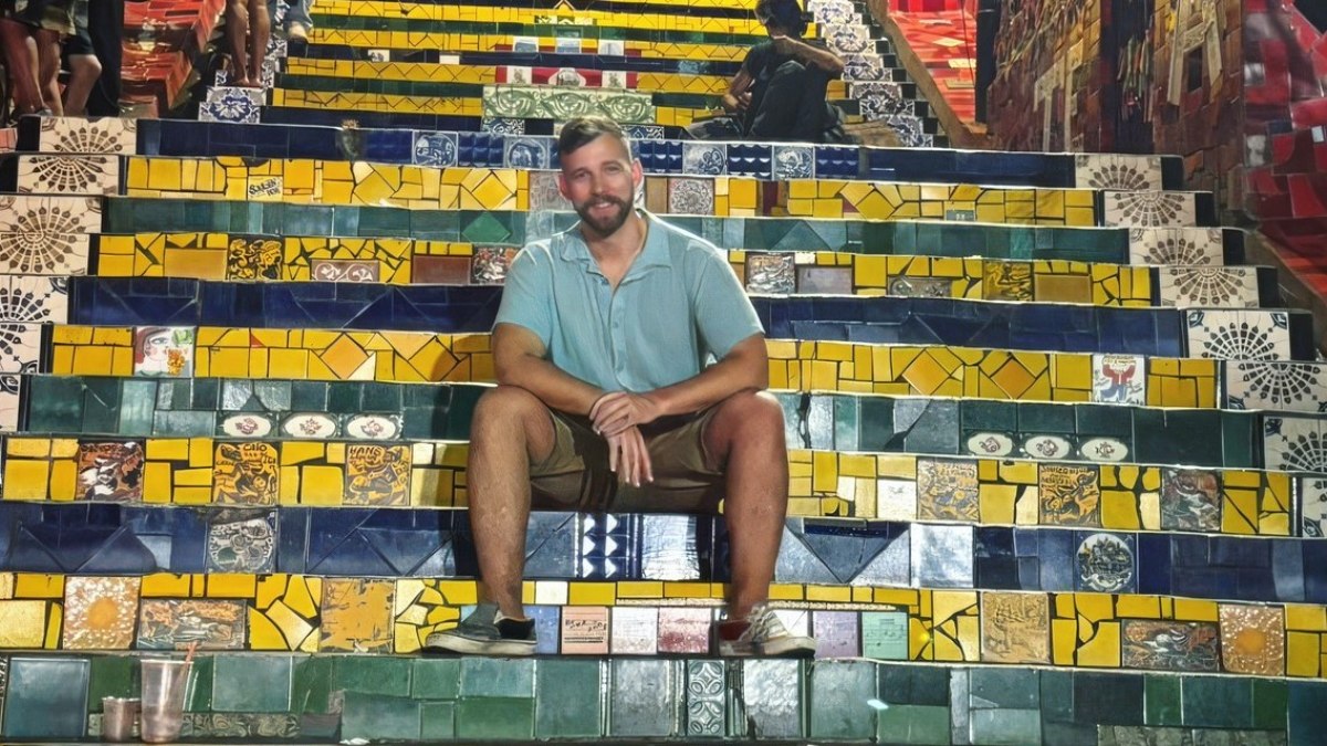 Influenciador canadense é Vítima de Golpe Chocante no Rio: 'Boa Noite, Cinderela' e Abuso