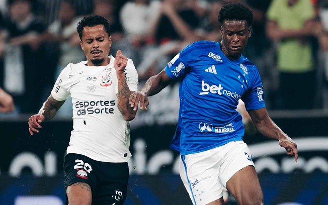 Diniz durante a derrota de sua equipe para o Cruzeiro Diniz durante a derrota de sua equipe para o Cruzeiro