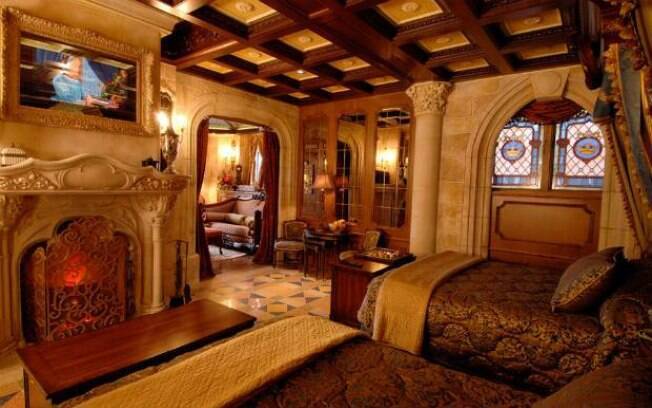O quarto exclusivo no palácio da Cinderela já teve hóspedes muito famosos como Katy Perry e Kevin Jonas