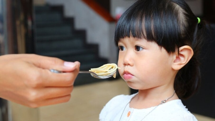 Crianças com anquiloglossia podem ter dificuldade na alimentação e fala 