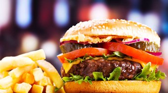 Fome%20emocional%3A%20o%20que%20%C3%A9%2C%20sintomas%20e%20como%20controlar