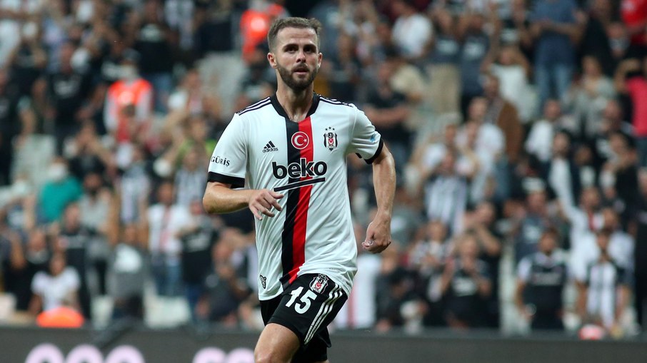 Ex-Barça, Juve e Roma, Pjanic deixou o CSKA Moscou e está livre no mercado