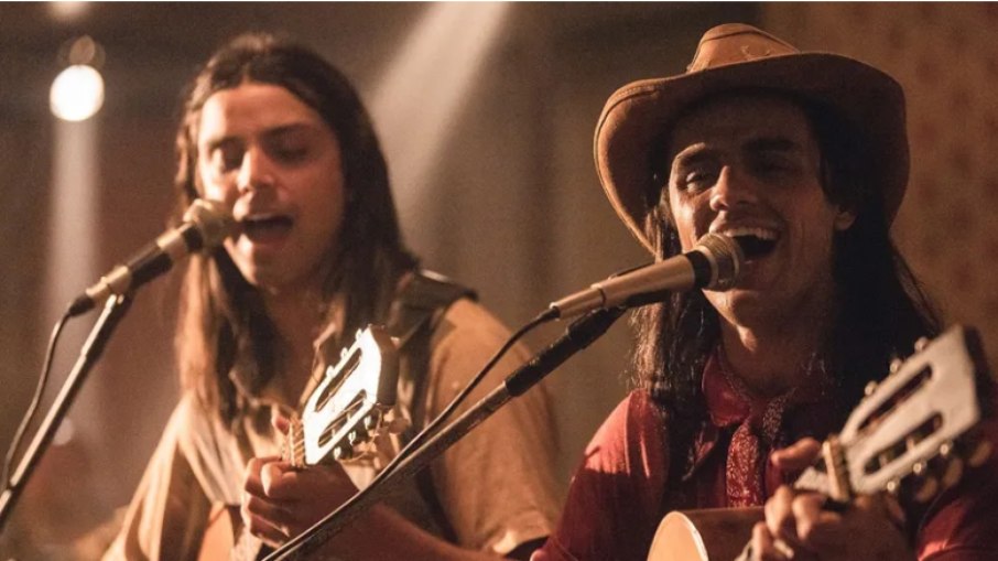 Rodrigo e Felipe Simas interpretam Chitãozinho e Xororó