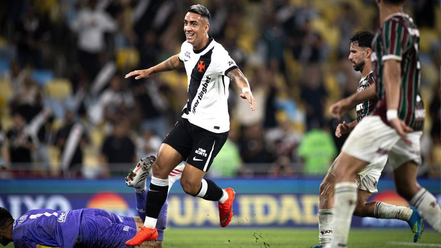 Vasco passou pelo Fluminense nas oitavas ao vencer o jogo da volta por 3 a 1 Vasco passou pelo Fluminense nas oitavas ao vencer o jogo da volta por 3 a 1