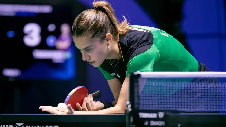 Bruna Takahashi perde para Zhu Yuling e é eliminada em Macau