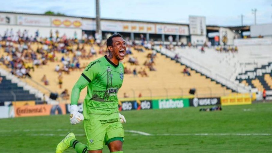 Sidão é o goleiro do Feira Sidão é o goleiro do Feira