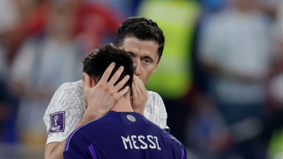 Messi e Lewandowski tiveram conversa no pé de ouvido