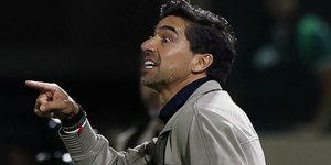 Súmula relata ofensa de Abel após expulsão: "Seu cagão"
