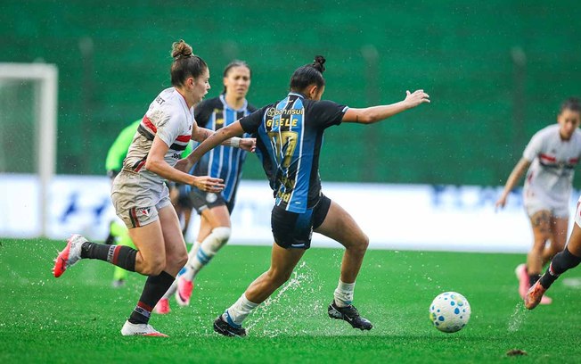 Jogadoras tiveram de enfrentar também o mau tempo 