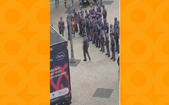 Vídeo flagra PM agredindo mulher no Largo do Rosário, em Campinas
