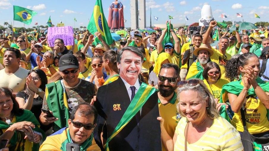 Apoiadores de Jair Bolsonaro em manifestação de apoio ao 