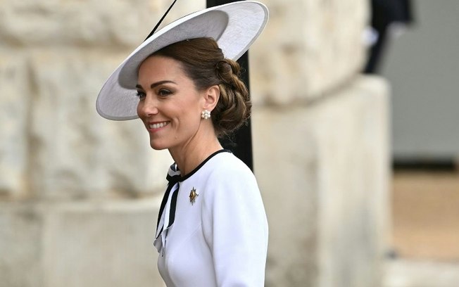 Princesa Catherine durante o desfile do aniversário do Rei Carlos II, em Londres Princesa Catherine durante o desfile do aniversário do Rei Carlos II, em Londres