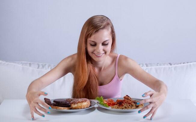 Mesmo sendo comum encontrar pessoas com obesidade com a compulsão alimentar, ela não se restringe aos obesos Mesmo sendo comum encontrar pessoas com obesidade com a compulsão alimentar, ela não se restringe aos obesos
