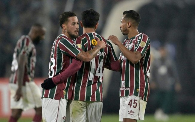 Jogadores do Fluminense comemoram a vitória em Santiago contra o Colo Colo, no dia 9 de maio de 2024, pelo Grupo A da Copa Libertadores