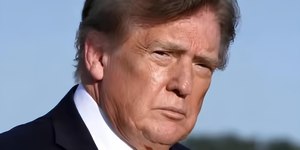 Trump surpreende e aparece com novo visual; veja foto