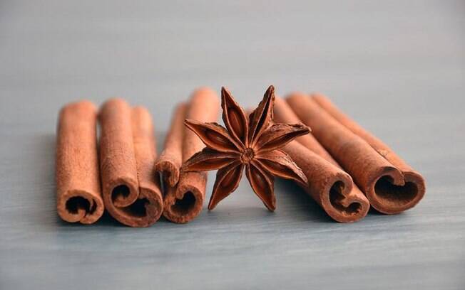 Veja como fazer um amuleto da sorte com canela e ervas Veja como fazer um amuleto da sorte com canela e ervas