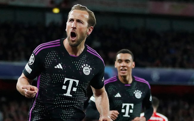 Harry Kane marcou 36 gols em sua primeira temporada na Bundesliga - Foto: Ian Kington/AFP via Getty Images