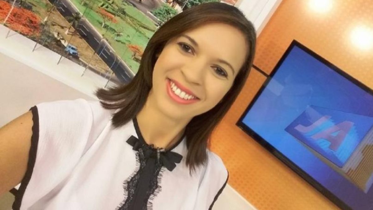 Morre ex-apresentadora da TV Anhanguera em acidente de carro em Goiás