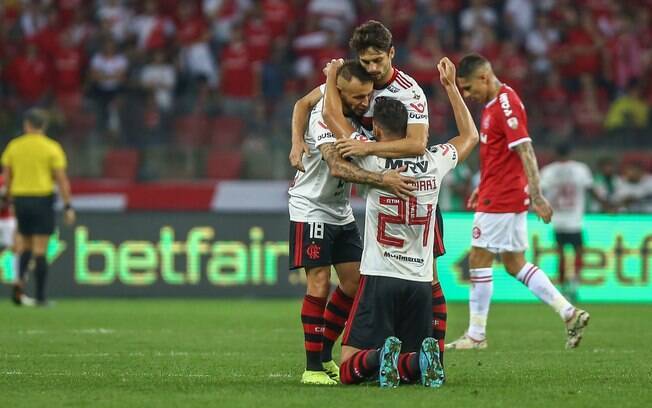 Pablo Marí é o 24 do Flamengo na Libertadores, mas no Brasileirão usa a camisa 4 