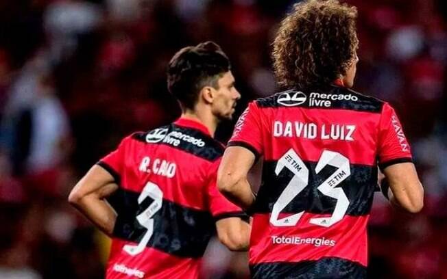 'Coroar o ano com mais esse título': dupla de zaga titular do Flamengo projeta final da Libertadores