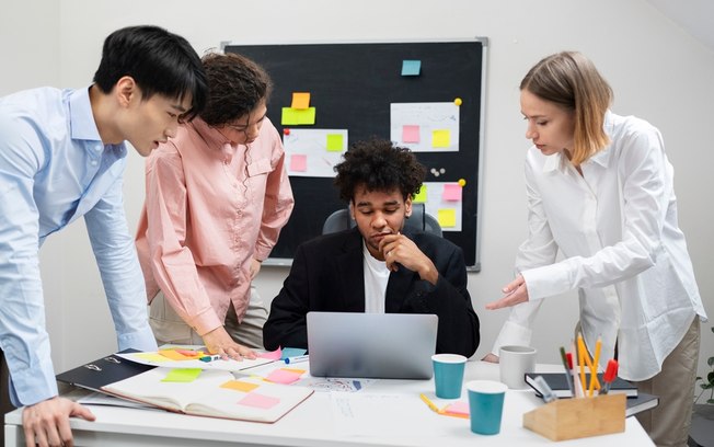 Brasileiros valorizam resolução de problemas no trabalho