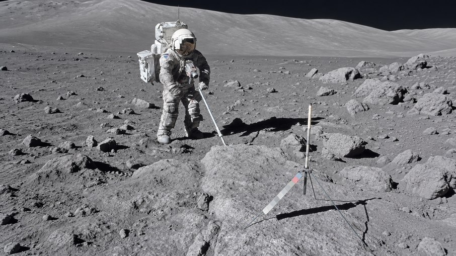 Partículas minúsculas espalhadas pelo solo da Lua podem guardar vestígios de civilizações extraterrestres Partículas minúsculas espalhadas pelo solo da Lua podem guardar vestígios de civilizações extraterrestres