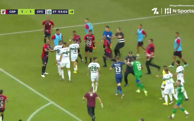 Deu treta! Confusão no final do clássico entre Athletico-PR e Coritiba