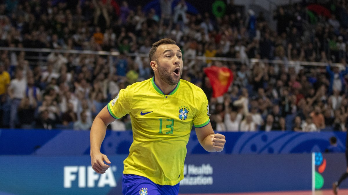 Brasil vence Argentina e conquista mundial de futsal