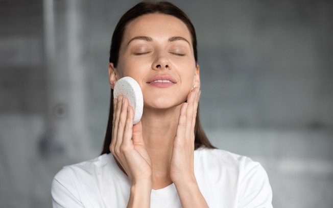 Esponja de limpeza facial: veja 4 modelos para comprar na Amazon