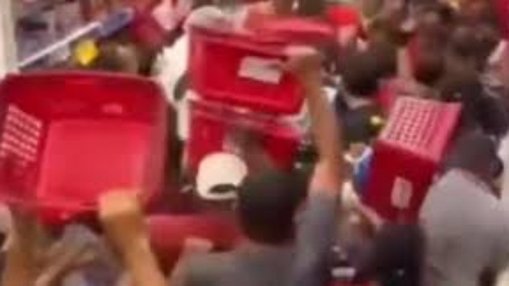 Macarrão instantâneo vendido a R$ 0,01 causa tumulto em mercado