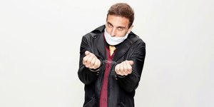 Léo Lins é condenado a 8 anos por piadas preconceituosas em show