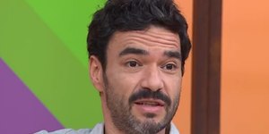 Caio Blat revela dificuldade dos filhos com leitura e telas