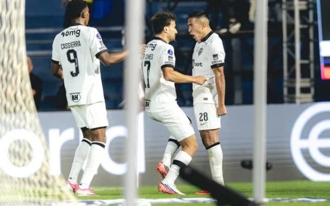 Cuello celebra o gol que definiu a vitória do Atlético sobre o Bragantino Cuello celebra o gol que definiu a vitória do Atlético sobre o Bragantino