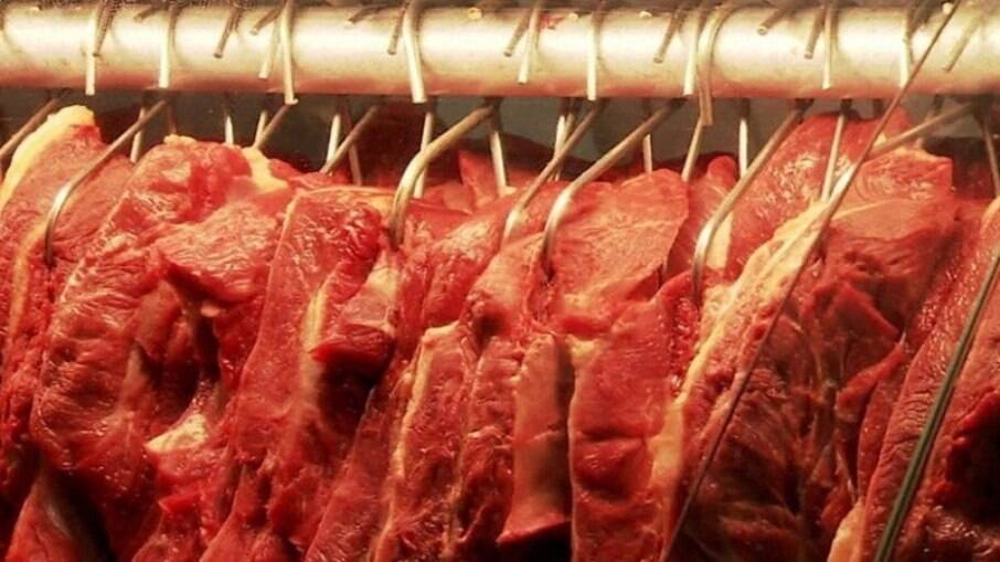 Consumo de carne no Brasil bate recorde negativo