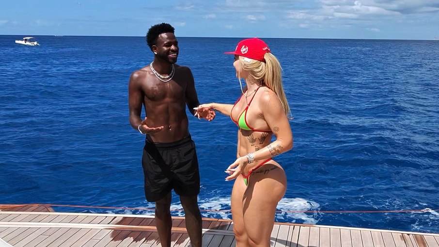 Vini Jr. posta registros de viagem a Ibiza ao lado de Virginia. Vini Jr. posta registros de viagem a Ibiza ao lado de Virginia.