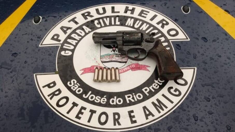 Arma encontrada em rua de Rio Preto
