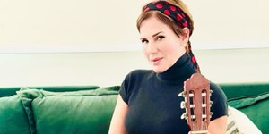 Ex-paquita diz que Brasil pode fazer macumba contra Trump