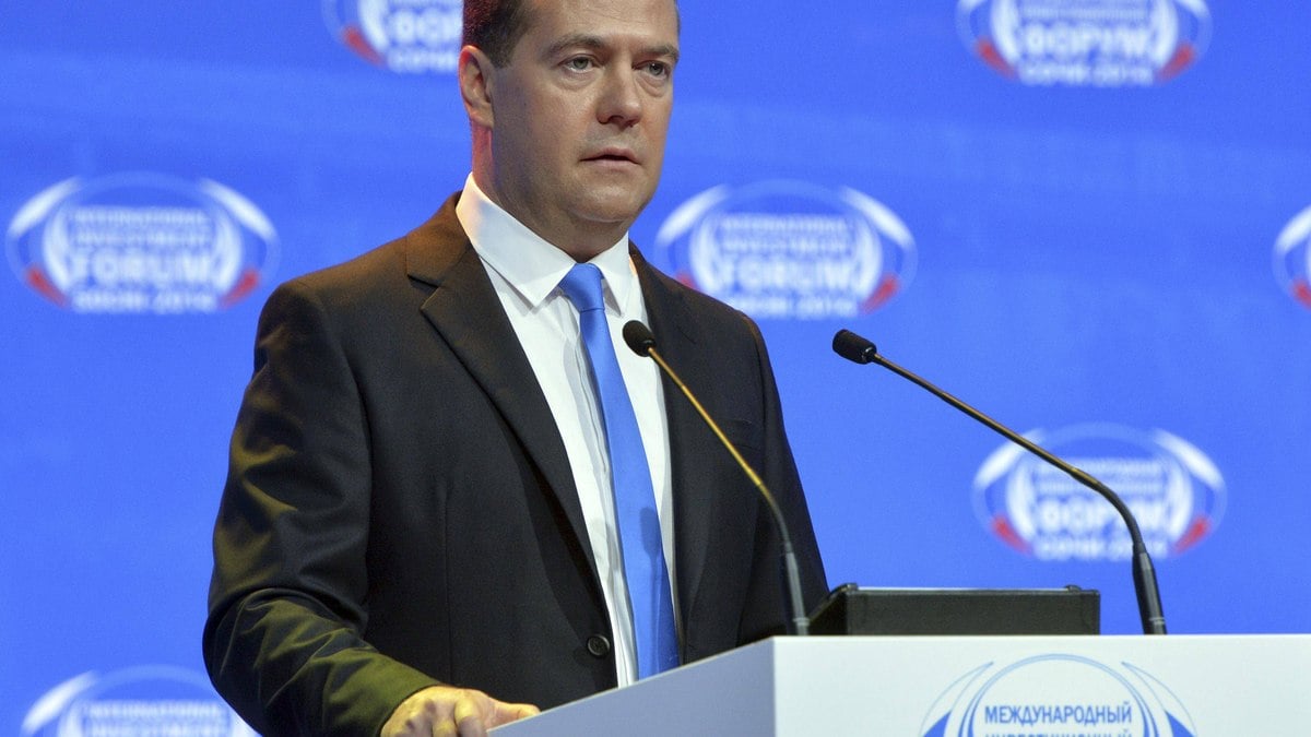 Primeiro-ministro russo, Dmitry Medvedev, durante sessão do Fórum Internacional de Investimento 'Sochi-2014' em Sochi