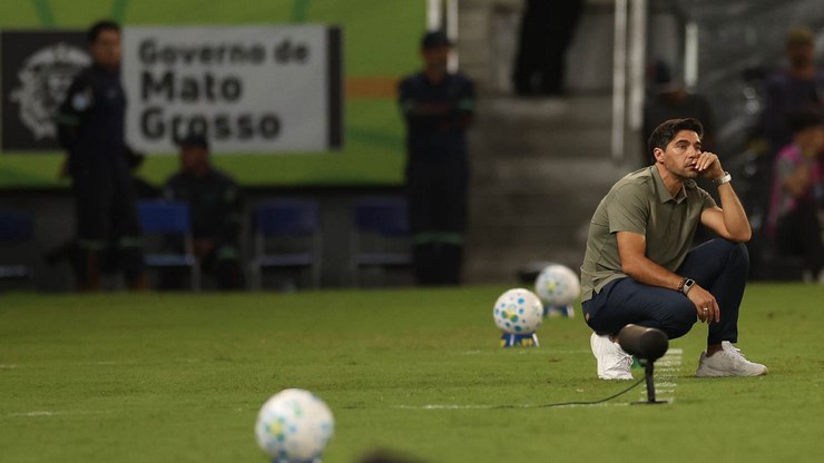 Abel Ferreira rasga elogios a meia: "Melhora qualquer treinador"