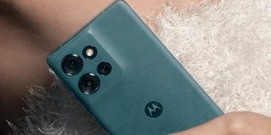 Um dos smartphones mais finos e com câmera IA do mundo em oferta