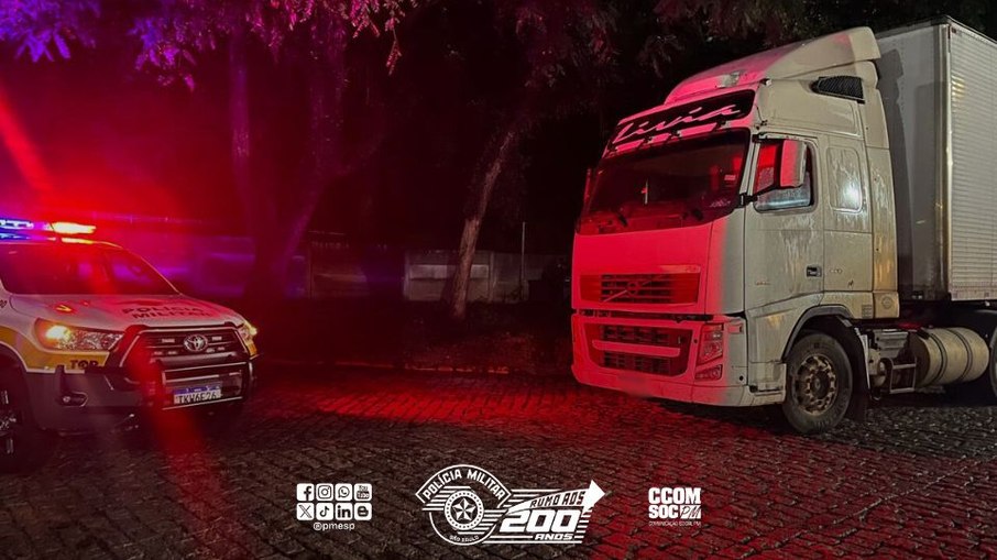 Caminhoneiro é resgatado de quadrilha na Bandeirantes Caminhoneiro é resgatado de quadrilha na Bandeirantes