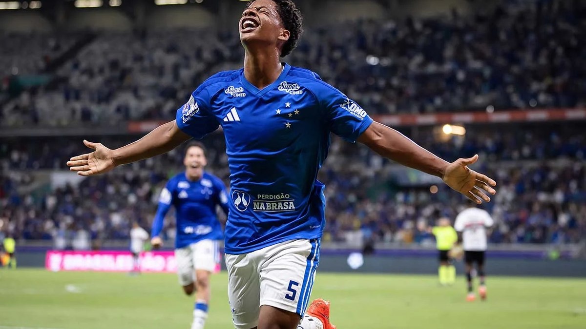 Lucas Romero vira dúvida no Cruzeiro para jogo contra o RB Bragantino