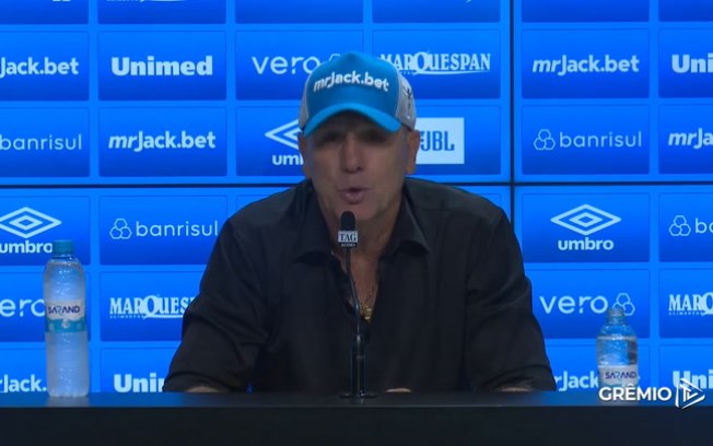 Renato Gaúcho diz que todos querem tirar uma casquinha de Luis Suárez