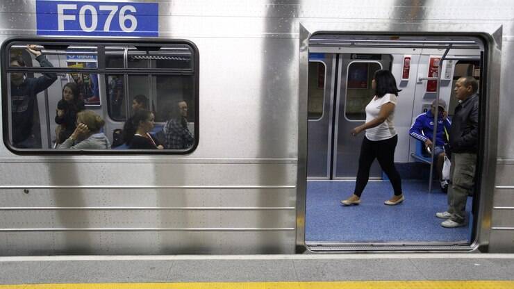 Passagem de metrô e trem em SP sobe para R$ 4,30 neste domingo